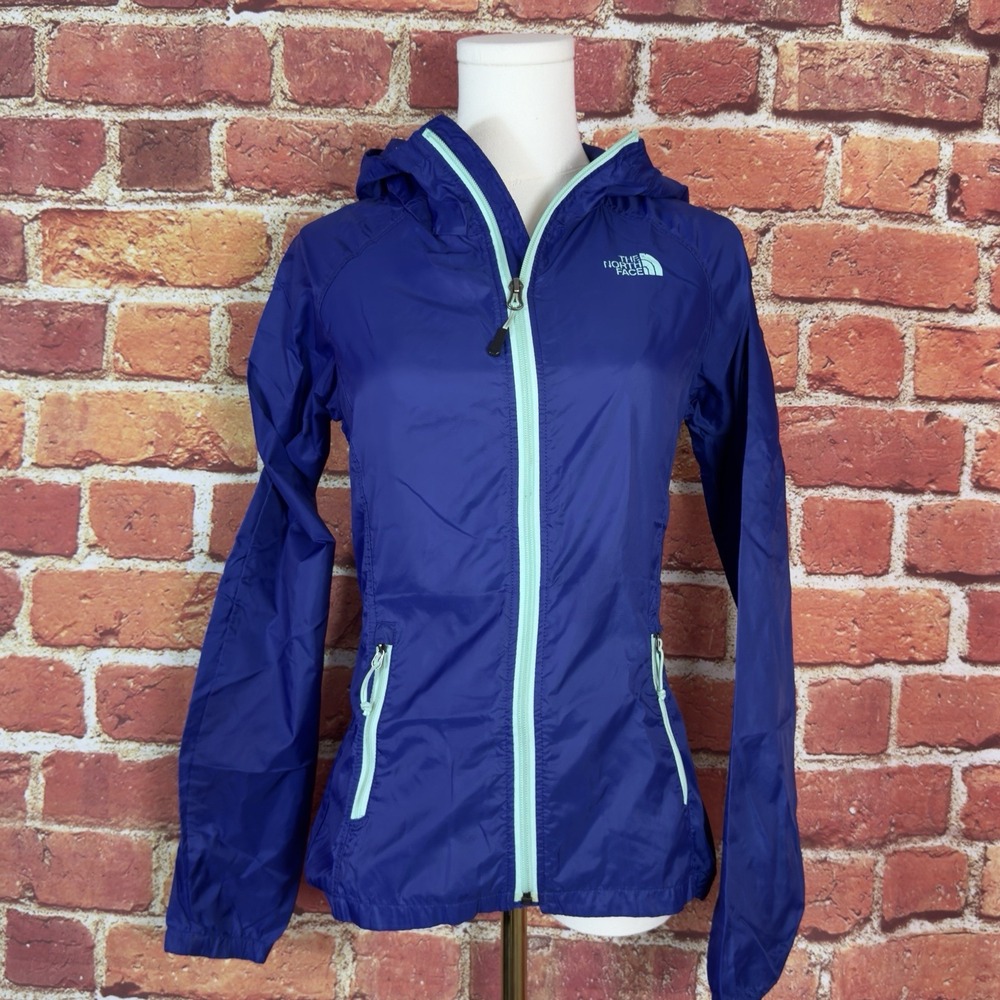 The North Face Women's Size XS Hooded Windbreaker Jacket Lightweight Logo EUC‎